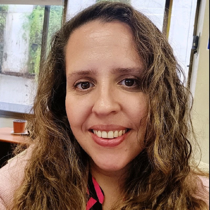 Natalia Fernández Sandoval - Receptora Judicial